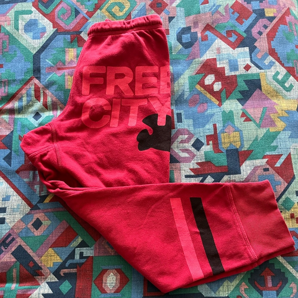 FREECITY Sweatpants 3/4 Length - NWOT